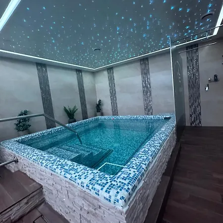 Apartment Five Indija