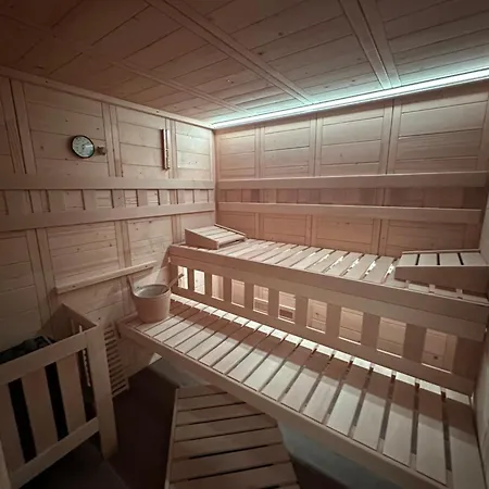 Apartment Five Indija