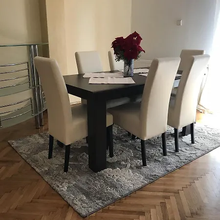 Five * Inđija