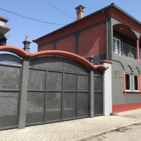 Five * Inđija