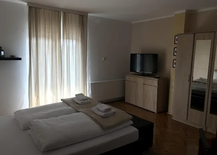 Διαμέρισμα Five *