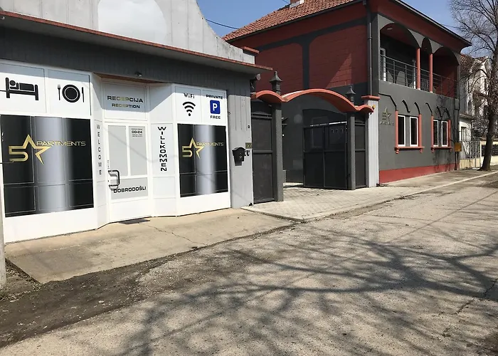 Five Διαμέρισμα Indija