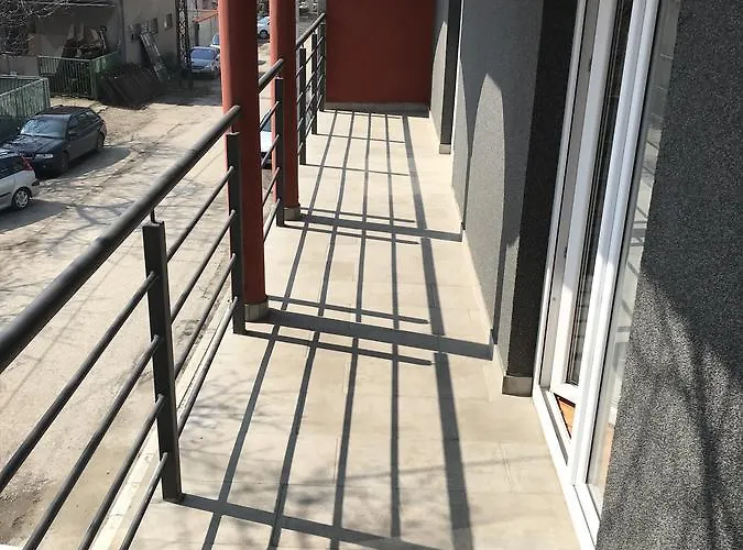 Διαμέρισμα Five *