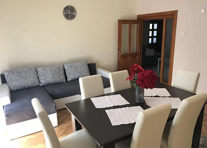 Five Διαμέρισμα *